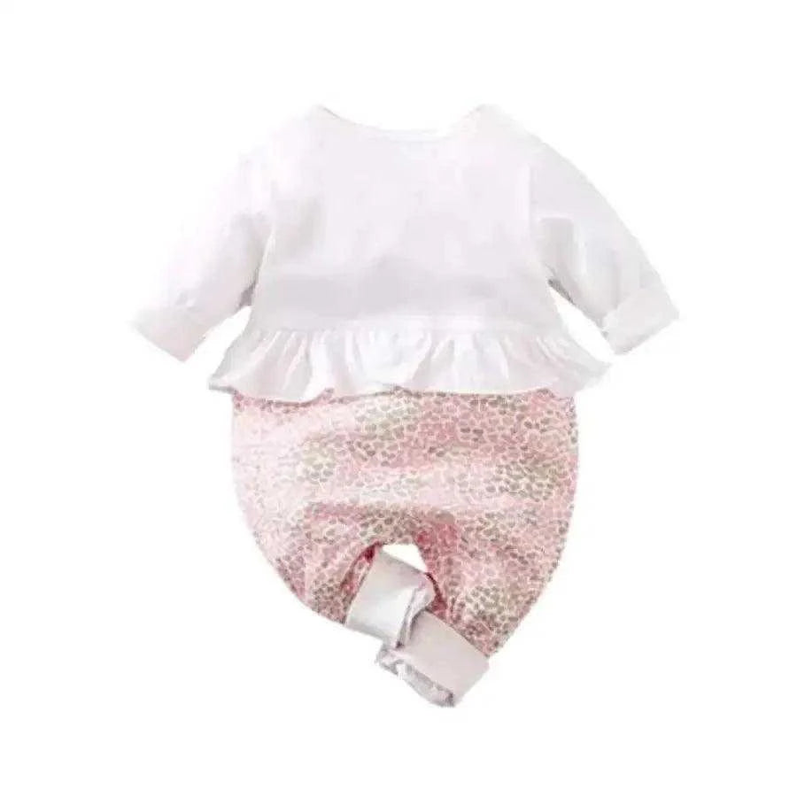 Cute baby girl's jumpsuit adorned with a delightful giraffe and elephant design, ideal for comfort and style.